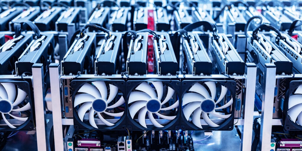 Bitcoin Mining Big within the Making? Riot Reveals Bitfarms Takeover Technique