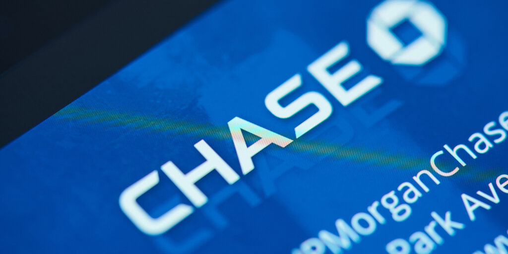 Chase Bank Bans Cryptocurrency Transactions in UK Due to Increase in Fraud