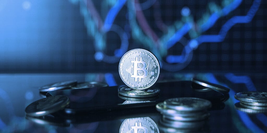 Bitcoin peaks at $ 57,000 with institutional investors coming