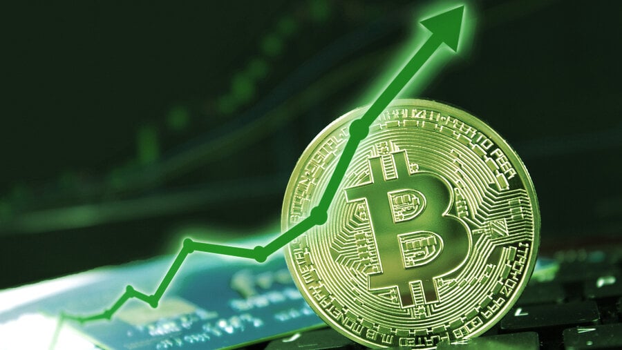 BTC Hits $61.7k as Weekend Winning Streak Continues