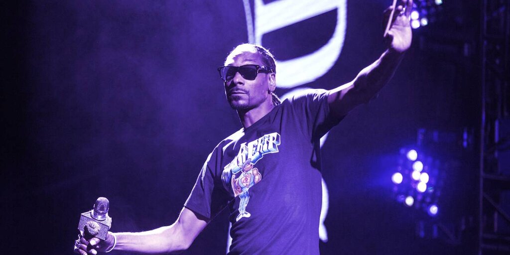 Hip-hop legend Snoop Dogg dropped an NFT collaboration with mixed media artist…