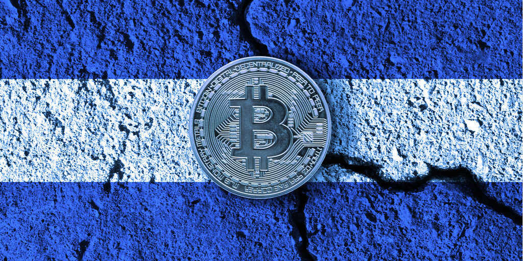Bitcoin El Salvador Flag Concrete Gid 1