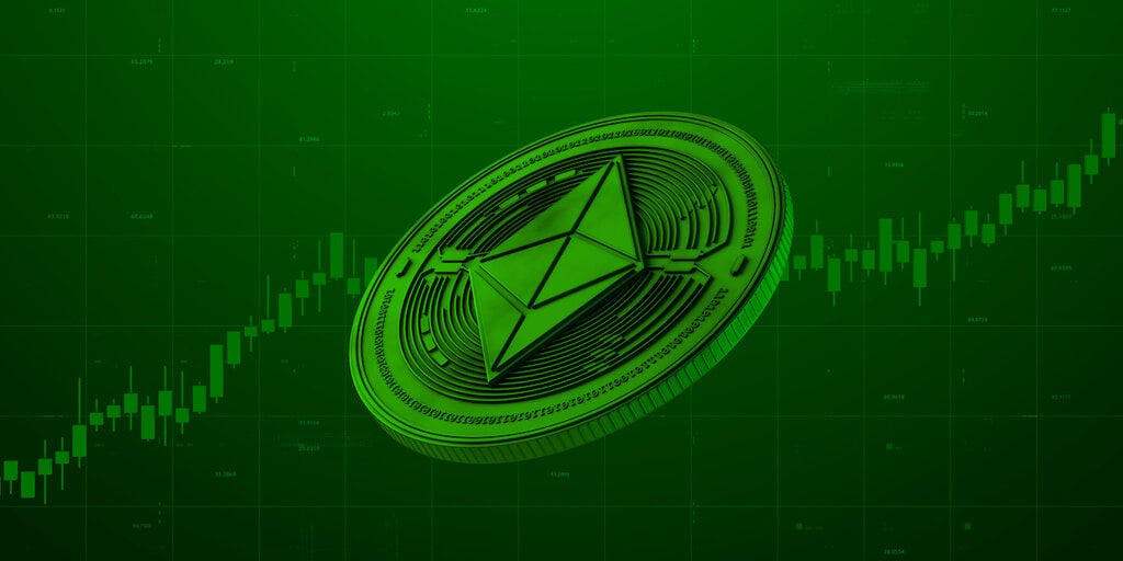 เอฟเฟกต์พัฒนาทำ Ethereum พุ่งทะยานสู่ 2,400 ดอลลาร์ เพิ่มขึ้นสองหลัก