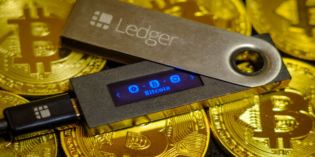 【速報】Ledger、2024年6月にEVM DAppsのBlind Signingを無効化へ