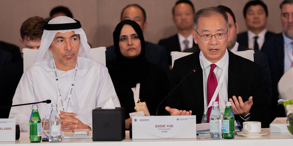 Le banche centrali di Hong Kong e degli Emirati Arabi Uniti si stanno coordinando sui regolamenti sulle criptovalute