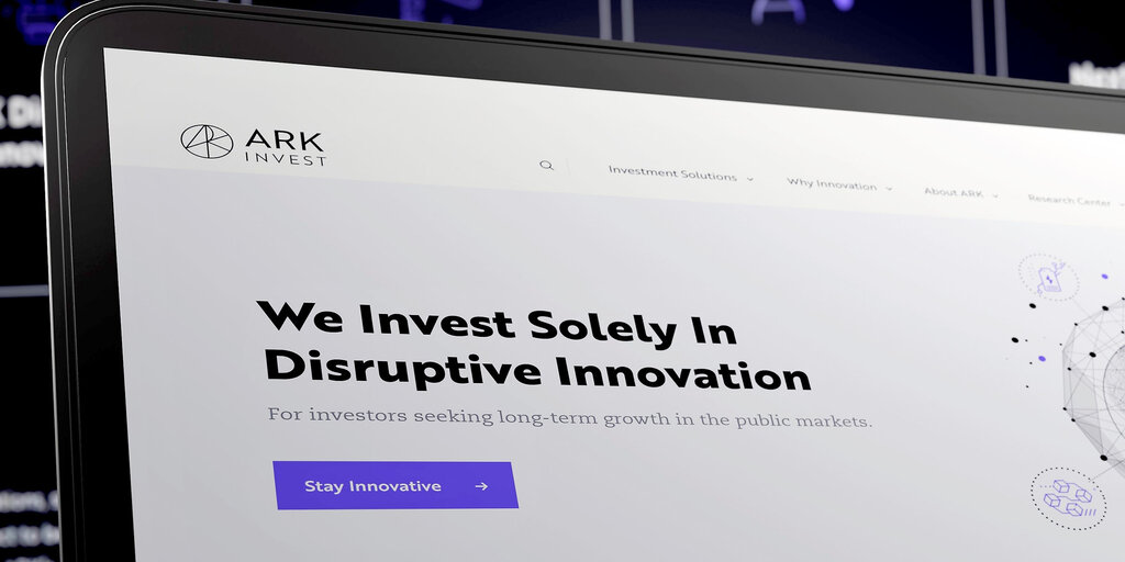 Bitcoin-ETF-Wettbewerb: Ark passt die Einreichung bei der SEC an BlackRock an