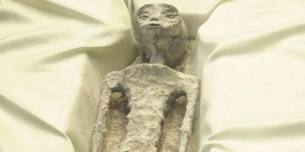 Debate in the Mexican Congress about extraterrestrial mummies: science or fraud?