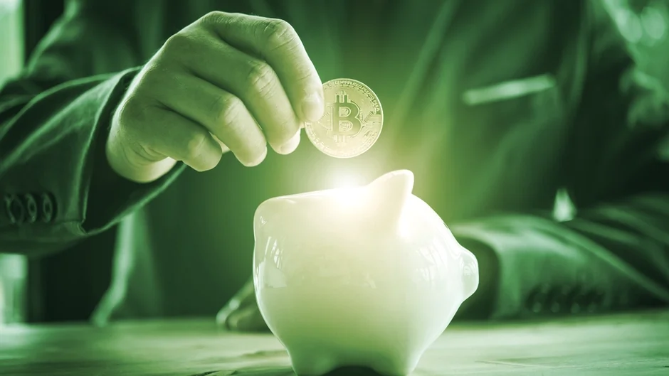 Investing in Bitcoin. Image: Shutterstock