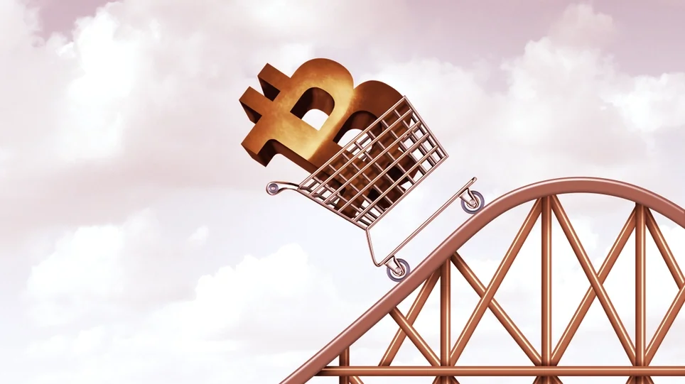 Bitcoin's price is at a crossroads, and experts debate what might be next. Image: Shutterstock