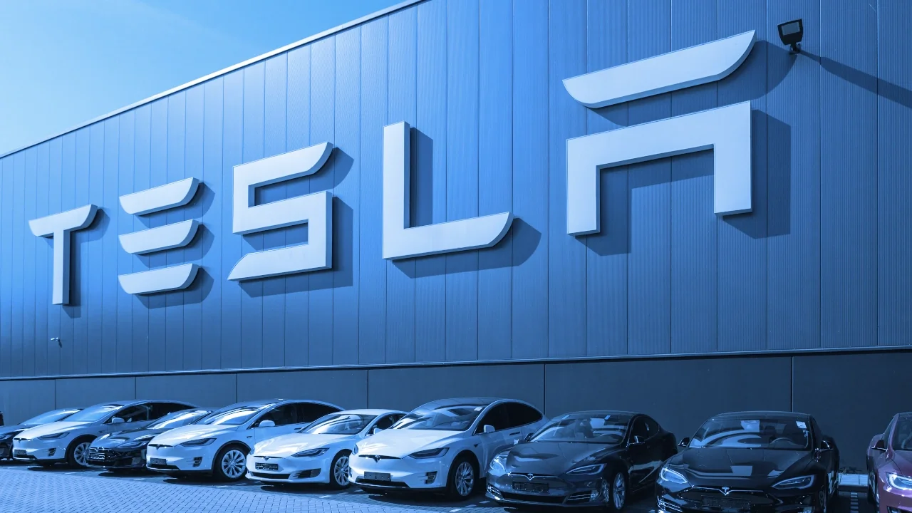 Elon Musk's Tesla makes electric cars. And invests in Bitcoin. Image: Shutterstock