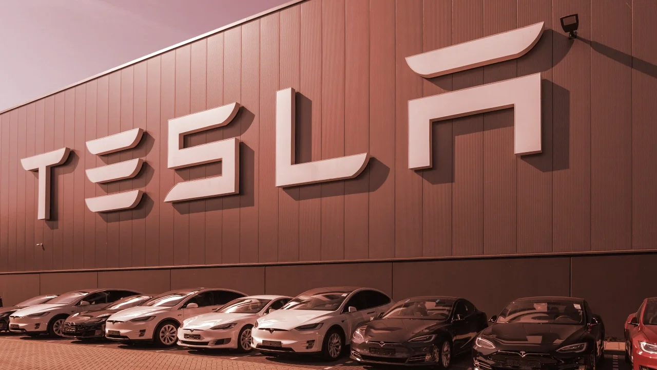 Elon Musk's Tesla makes electric cars. And invests in Bitcoin. Image: Shutterstock