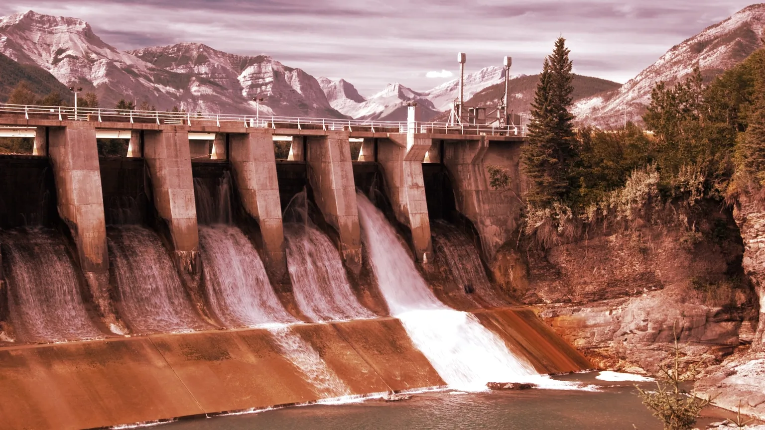 Energy used to mine Bitcoin comes from both fossil fuels and hydroelectric. Image: Shutterstock