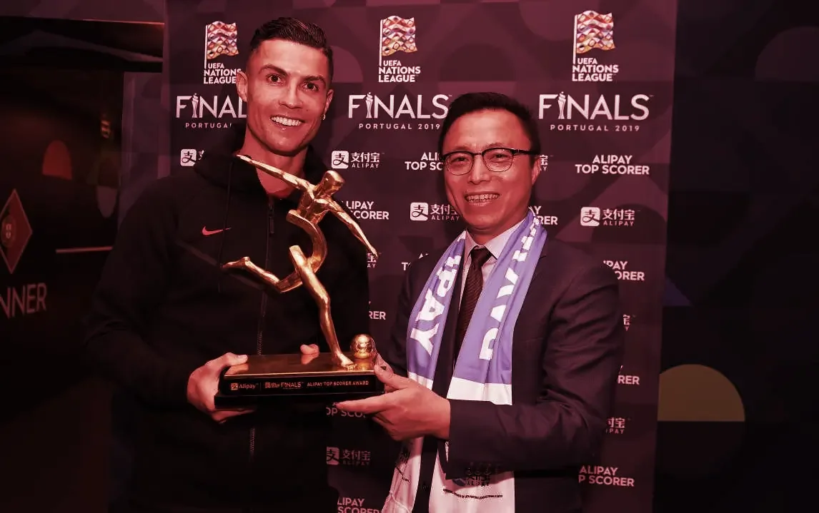 Ronaldo's 'Alipay Top Scorer Gold Award’ from 2019. Image: Business Wire