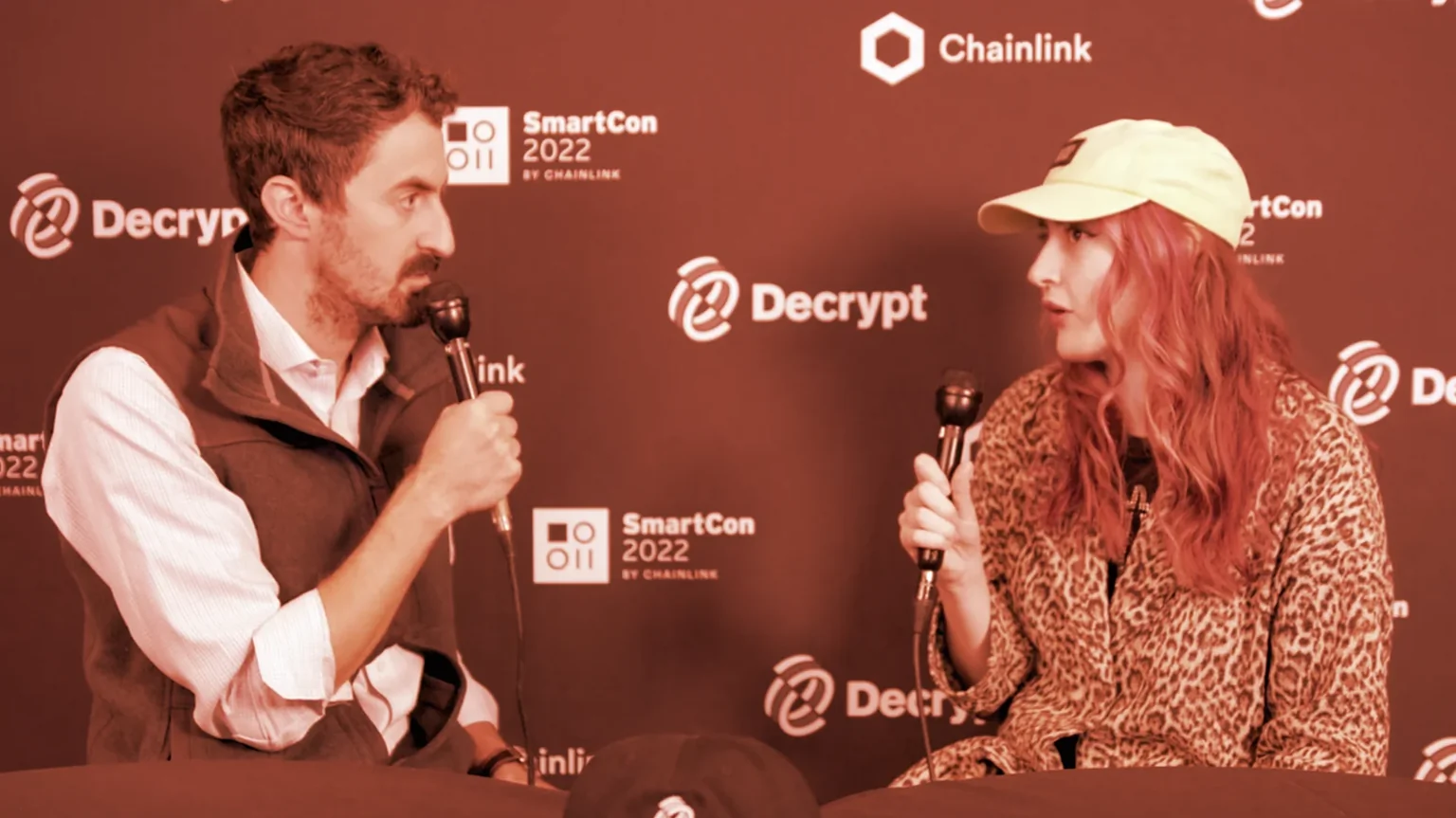PussyDAO's Izzy Howell speaks with Decrypt's Dan Roberts at SmartCon 2022. Image: Decrypt