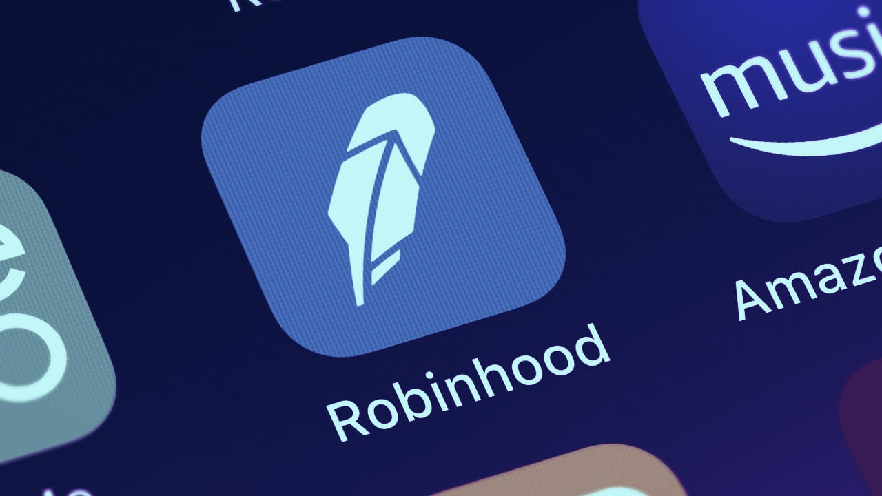 SEC Delays Robinhood's IPO Plans Due to Crypto Business