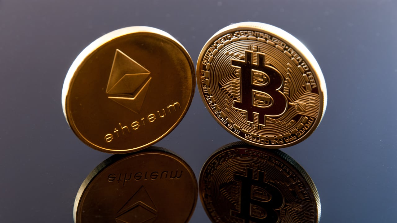 Ethereum, Bitcoin Balances on Exchanges Edges Toward 5-Year Low