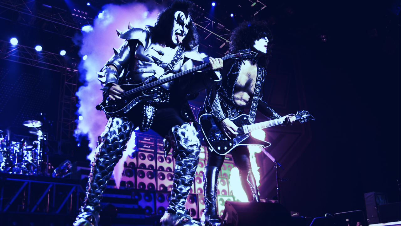 Gene Simmons Gives Bitcoin a Kiss - Decrypt