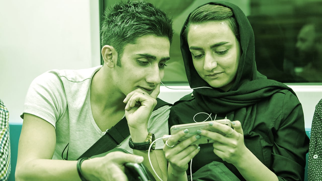 Blocked by Iran, Signal App Moves to Decentralize Servers