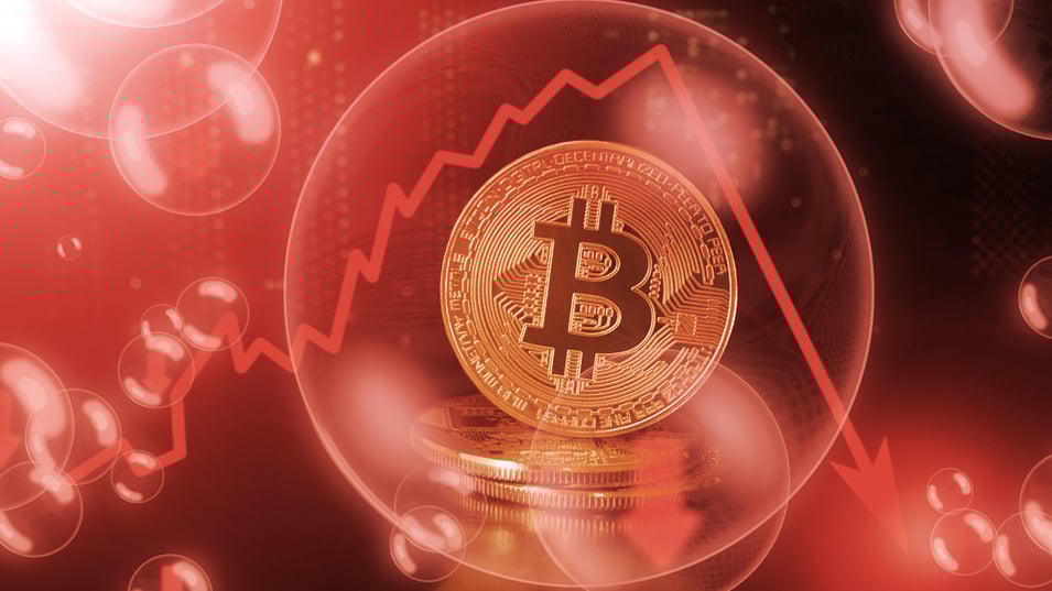 Bitcoin Crashes 10% Within Hours as Crypto Market Sheds $300 Billion