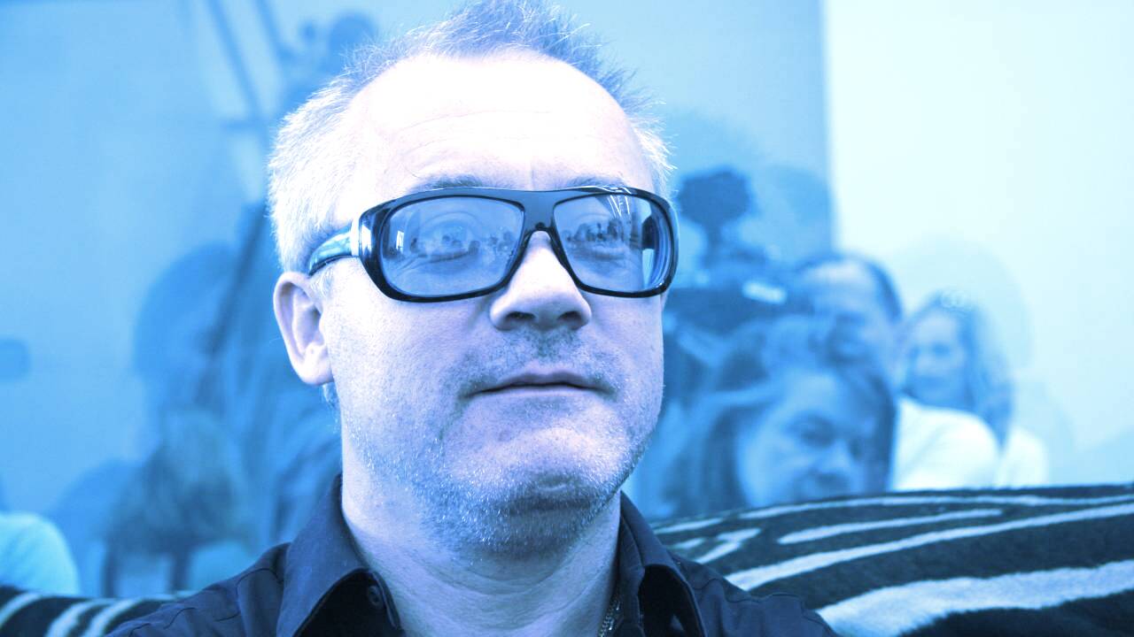 Damien Hirst Forces Buyers to Make a Choice: Physical Art or NFTs?