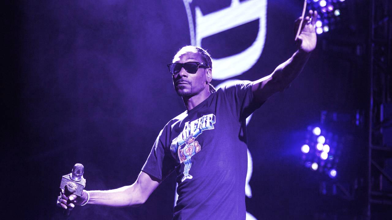Snoop Dogg Drops 'Decentral Eyes Dogg' NFT on SuperRare