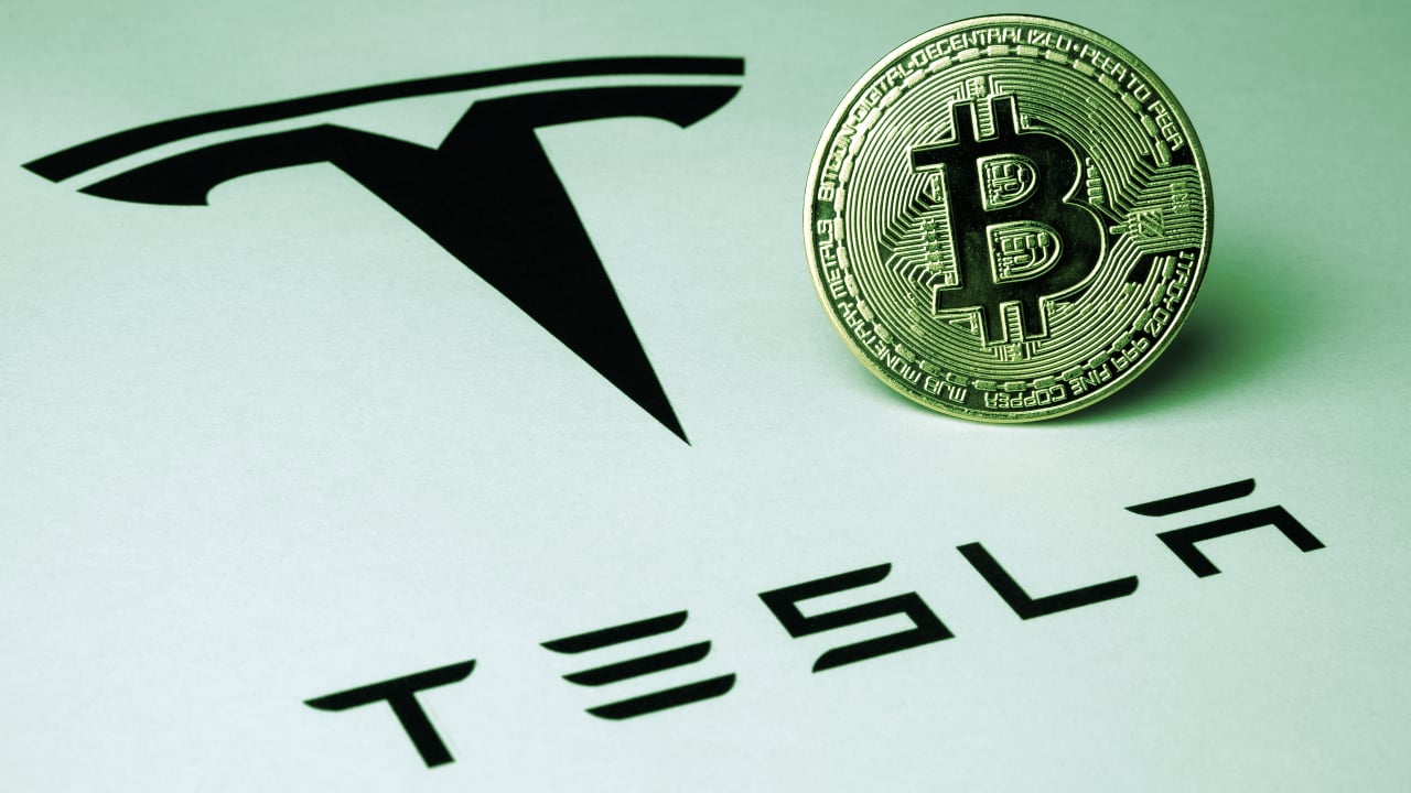 Elon Musk's Tesla Still HODLing $218M in Bitcoin