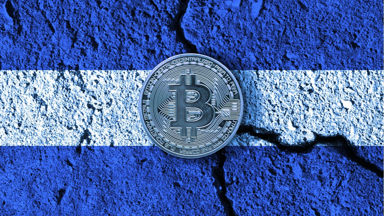 El Salvador Debt Risk Looms as Bitcoin Bond Has Yet to Launch