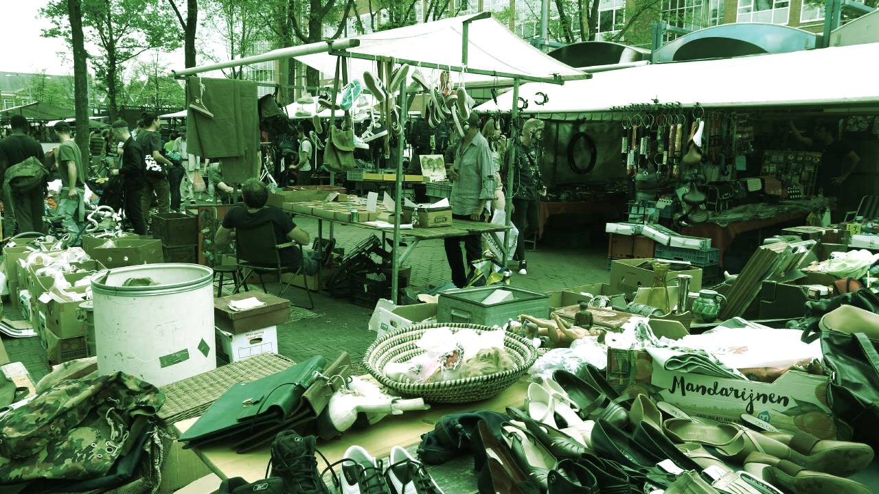 A flea market. Image: Shutterstock