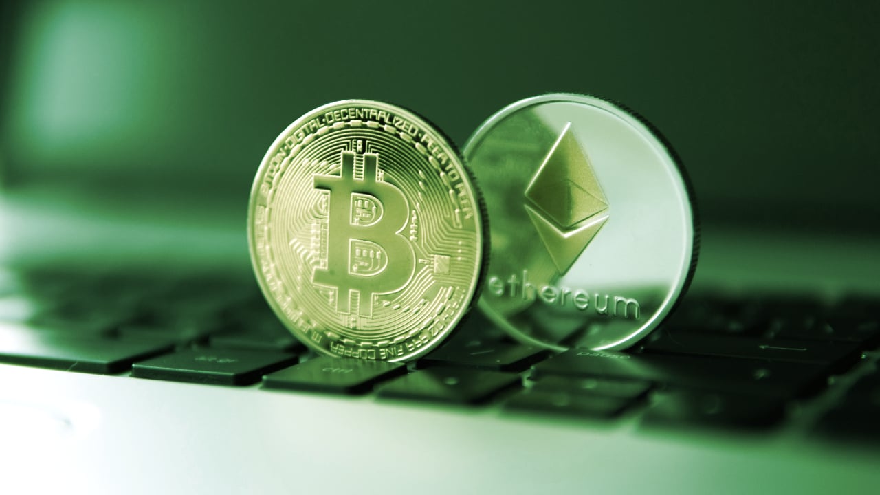 Bitcoin, Ethereum Jump 6% as Market Hits $1 Trillion Mark