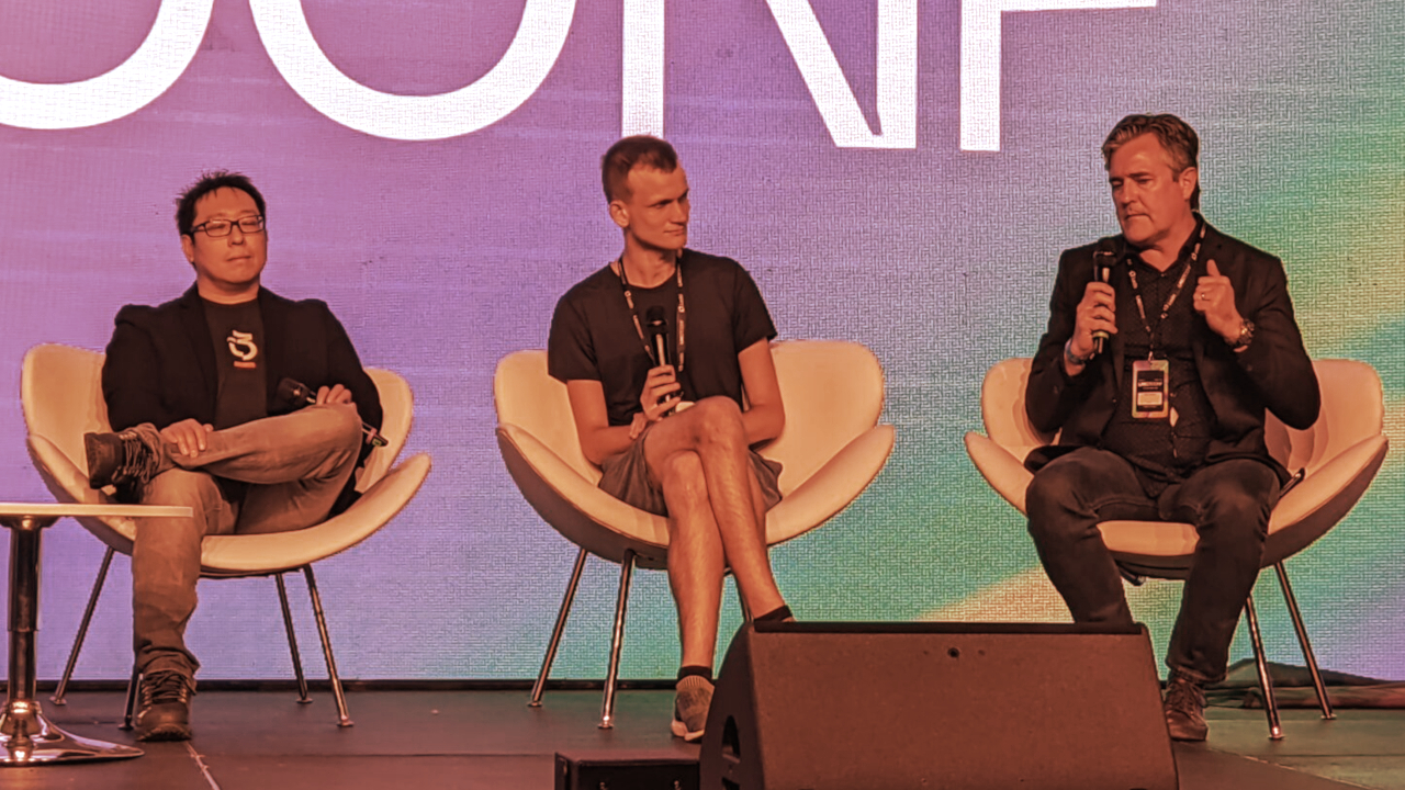 'Like a 1930s Dictator': Vitalik Buterin Lays Into Sam Bankman-Fried and FTX