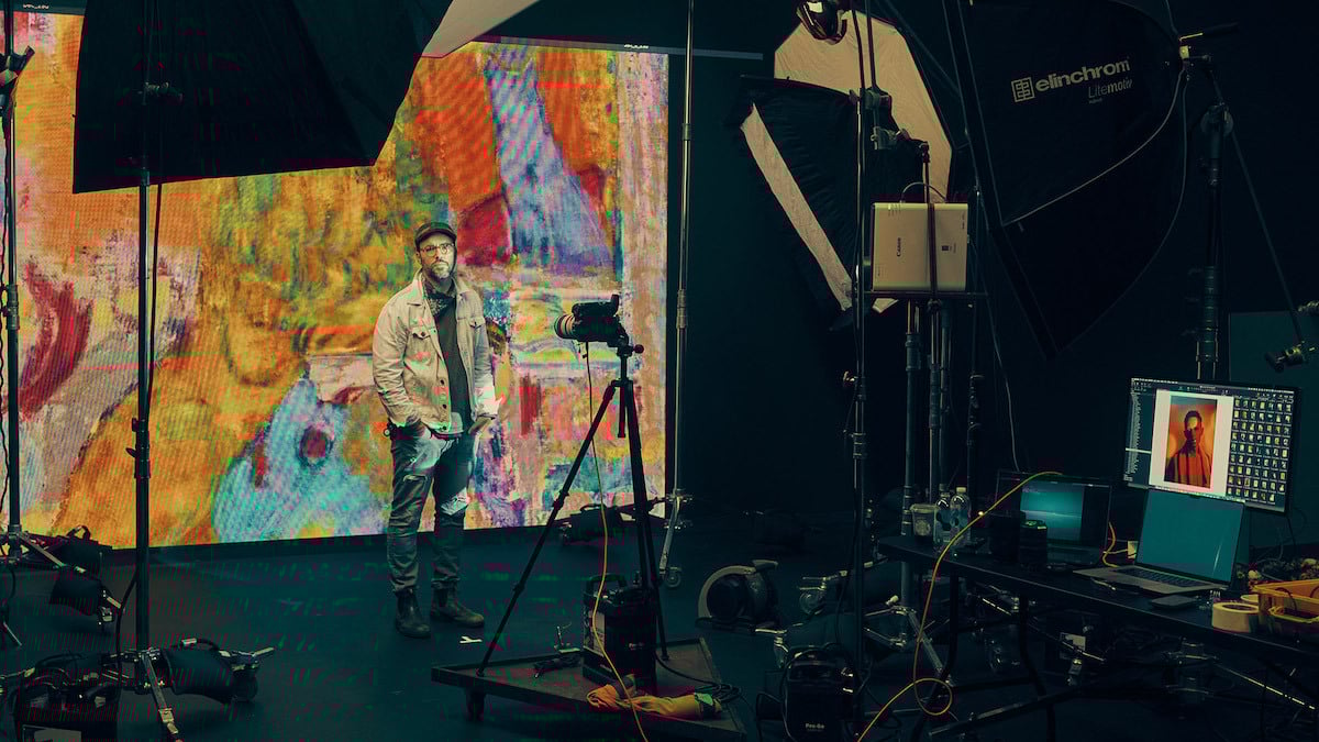 News Explorer — Jeremy Cowart to Create 10,000 Photo NFTs in 20 Minutes