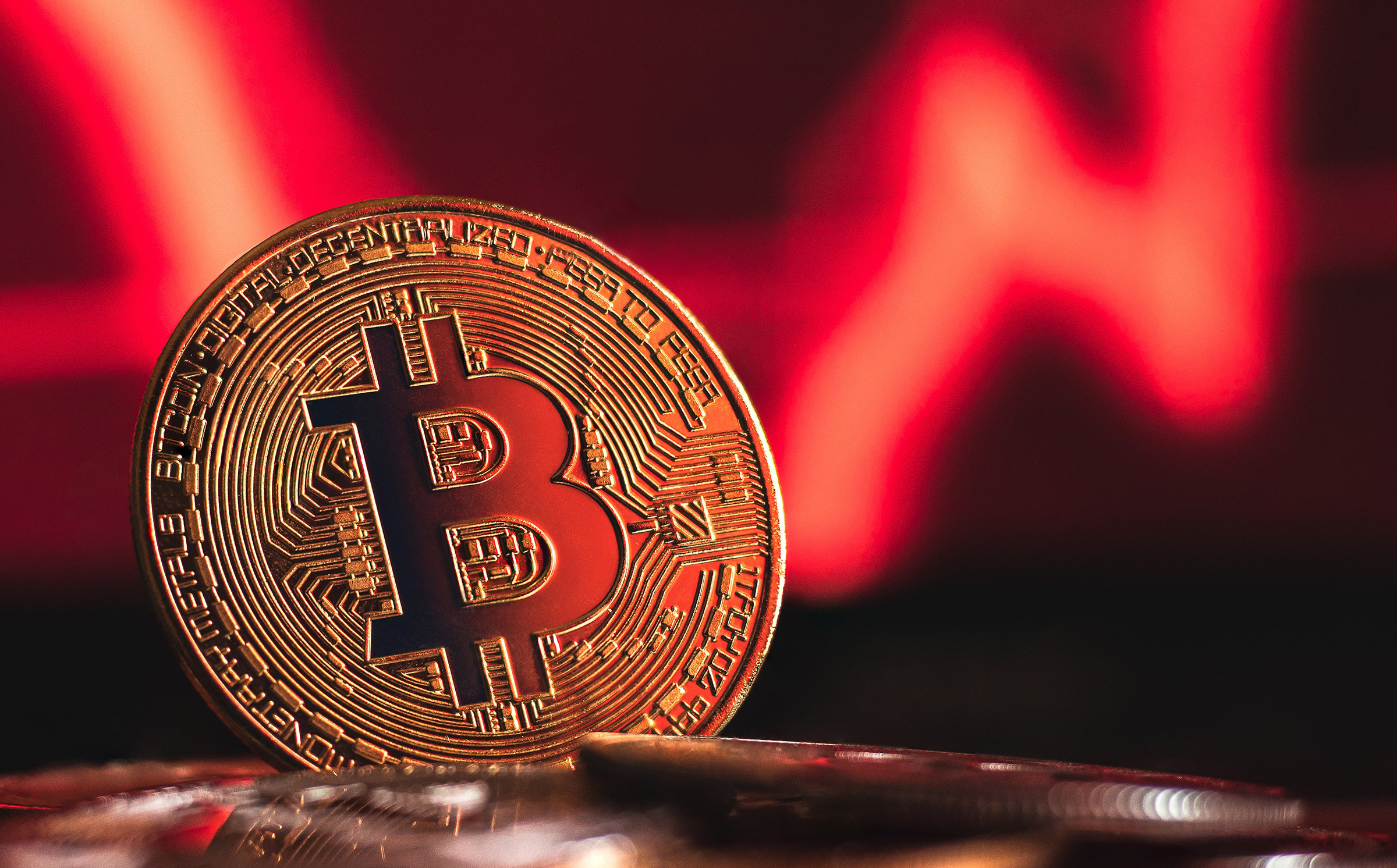 Bitcoin ETFs Shed $563 Million as BlackRock's IBIT Marks First Daily Loss