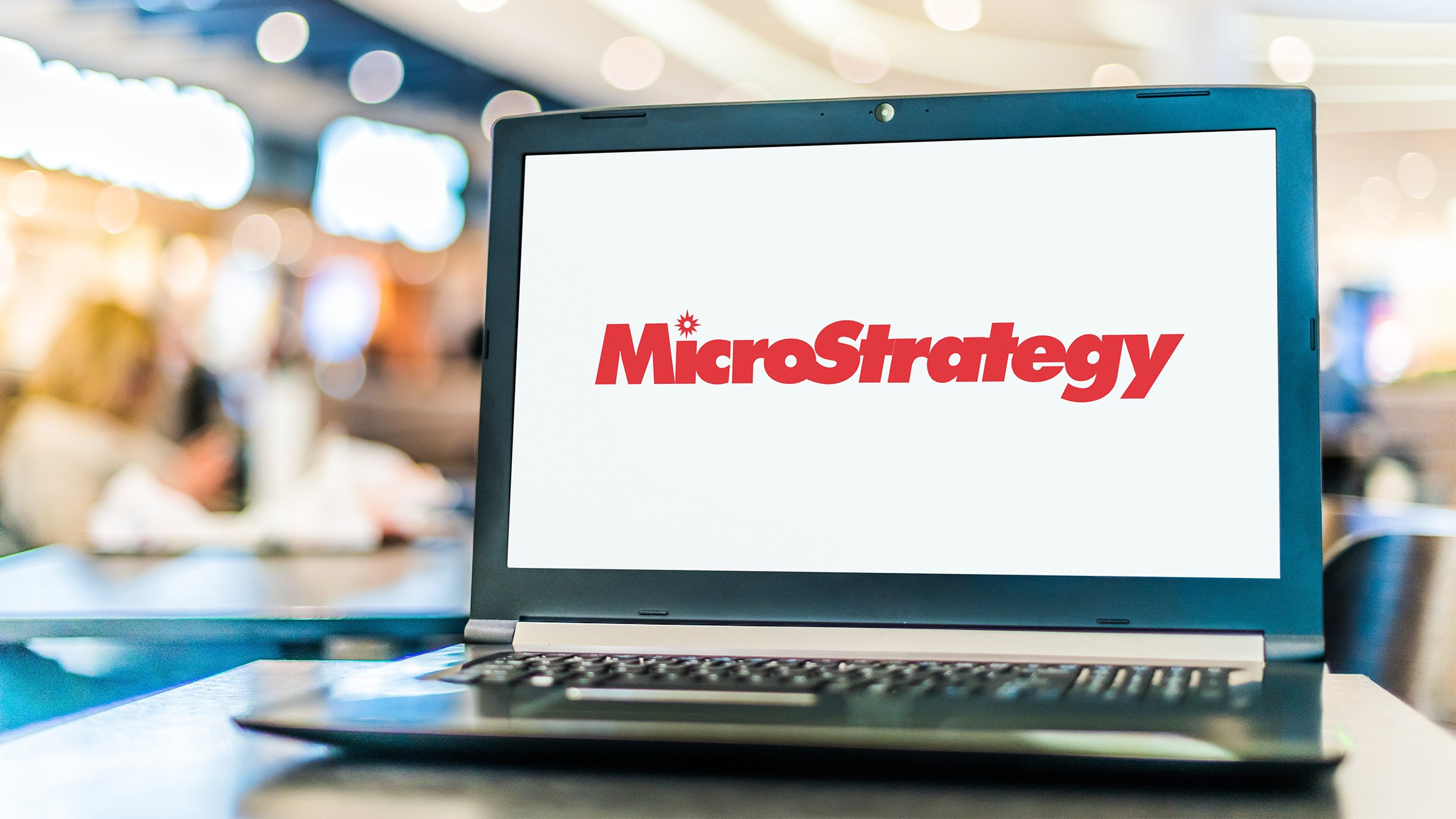 Time to Buy? MicroStrategy Stock Premium Shrinks After Bitcoin Pullback
