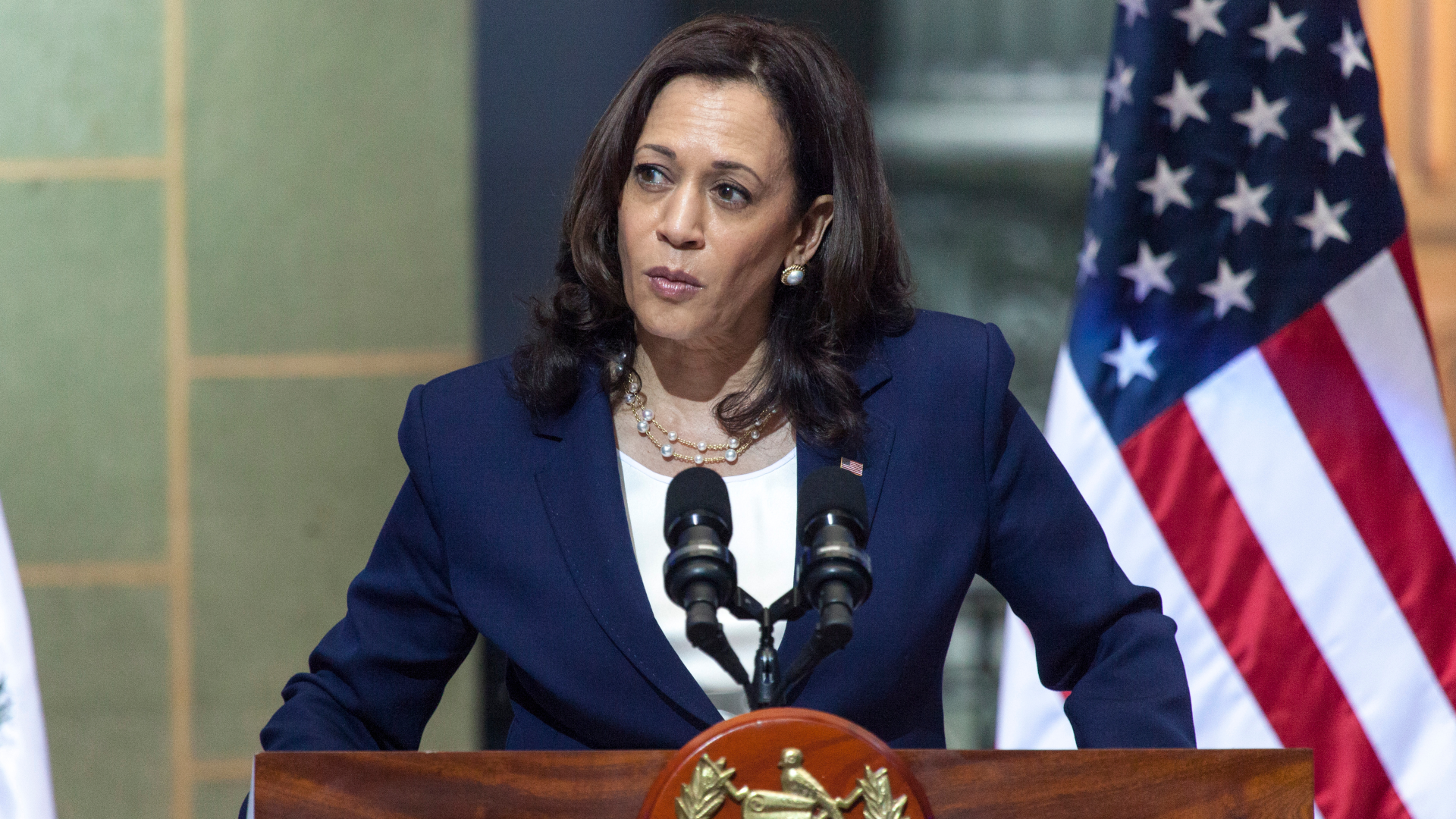 Olive Branch From Kamala Harris to Crypto Is 'A Tad Late', Says Bernstein