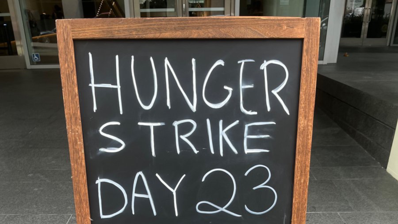 AI Doomer Still Starving During Week Four of Anthropic Hunger Strike